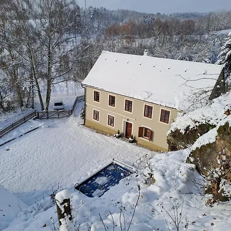 Zátyní - Celý Objekt Dubá